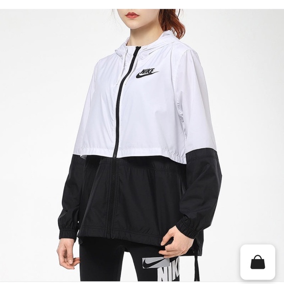 NIKE SPORT BLACK WHITE WINDRUNNER JACKET HOODIE LOOSE FIT SIZE:M - Picture 1 of 13